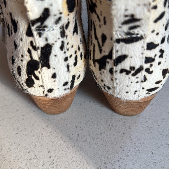 🍍VERY VOLATILE ANIMAL PRINT SIDE ZIP BOOTIE🍍SZ 7 - Picture 4 of 5